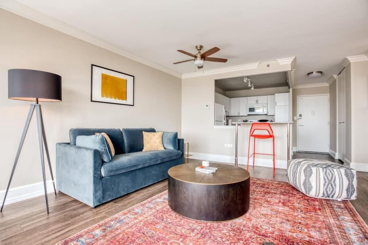 Two 800 Tower Cozysuites With Gym! 8fl *