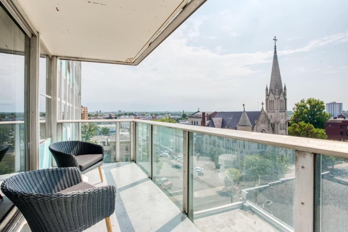 Two 800 Tower Cozysuites With Gym! 8fl *