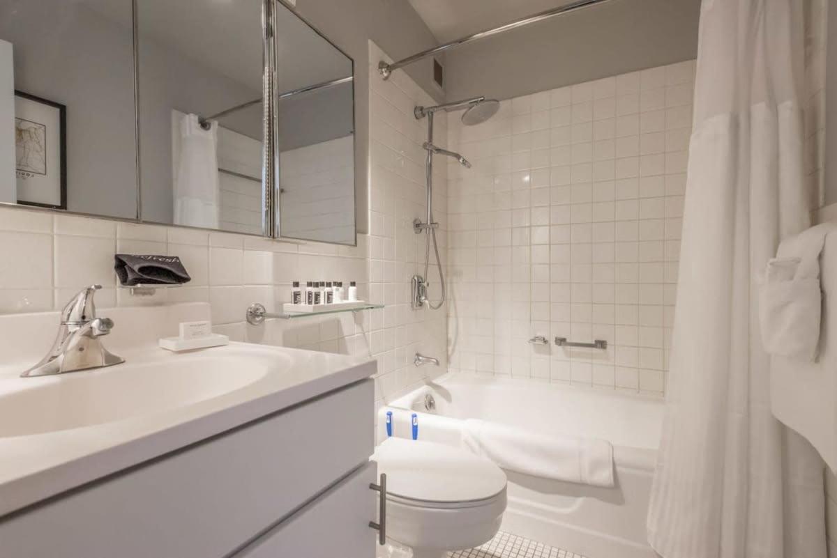 Two 800 Tower Cozysuites With Gym! 8fl Apartment *